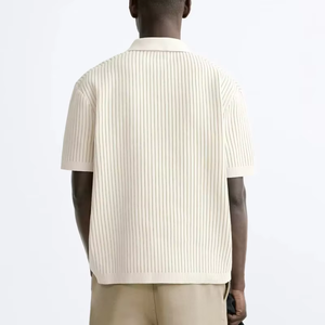 Polo de Punto Crema para Hombre, Manga Corta, Rayas, Corte Regular, Diseño con Botones al Frente - Product Image 3