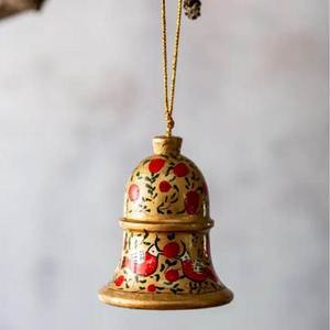 Ornement de cloche de Noël en métal rouge avec motif flocon de neige, décoration traditionnelle de la maison pour les fêtes, à suspendre au mur - Product Image 2
