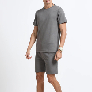 Conjunto de camiseta y pantalones cortos de verano para hombre, transpirable, de alta calidad y bajo precio, con logotipo y talla personalizados, conjunto de camiseta y pantalones cortos de algodón. - Product Image 2