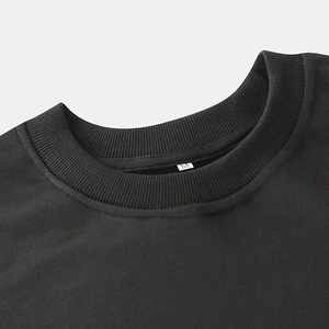 เสื้อสเวตเชิ้ตผู้ชายสีดำล้วน คอกลม แขนยาว ทรงปกติ สไตล์ลำลอง - Product Image 4