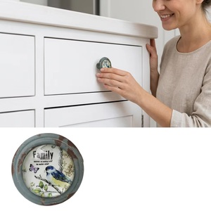 Pomo Moderno de Resina y Madera para Muebles con Diseño de Pájaro Redondo y Frase Familiar, Duradero para Cocina, Dormitorio y Otras Habitaciones - Product Image 4