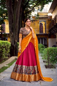 Sari indio tradicional de seda con estampado floral y borde dorado para mujer, para ocasiones de boda, largo hasta el suelo, corte regular. - Product Image 1