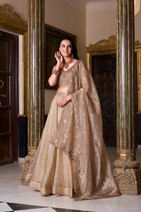 Conjunto de Lehenga Choli Nupcial Moderno de Lujo, Bordado Intenso, Color Oro Rosa Melocotón, Lehenga de Boda con Dupatta, Largo hasta el Suelo, Sin Arrugas, de Secado Rápido - Product Image 4