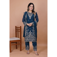 Ensemble élégant pour femme, comprenant un kurti, un pantalon et un dupatta, en faux georgette avec bordure en dentelle brodée de sequins et un look de créateur festif.