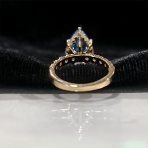 Anillo de Compromiso Clásico con Diamante Azul de Corte Pera de 5 Quilates Cultivado en Laboratorio, Oro de 14K, con Certificado IGI, para Aniversario o Boda - Product Image 3