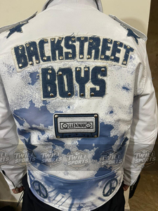 Blouson de motard rétro en cuir de vachette matelassé, style pop des années 90, avec patchwork en jean vintage, vêtement de fan personnalisé pour concert de groupe - Product Image 2