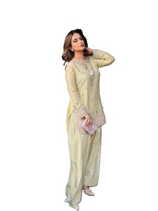 Conjunto de Salwar Kameez de Seda Satinada Bordada para Mujer RN, con Dupatta, Largo hasta el Suelo, Corte Regular, Ropa Tradicional India/Pakistaní para Bodas - Product Image 3