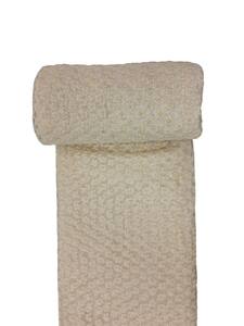 Tela de encaje ligera de malla con bordado floral diminuto y detalles de hilo Buti sobre una base de red blanca, la más vendida para vestidos. - Product Image 4