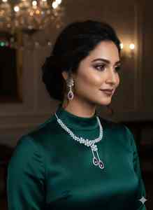 Conjunto de collar de latón de primera calidad con acabado en oro antiguo para mujeres, ideal para fiestas y funciones tradicionales, disponible para la venta. - Product Image 2