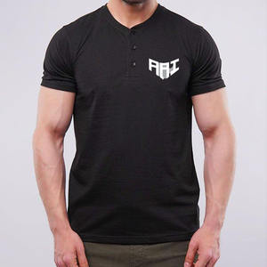 เสื้อยืดเฮนลีย์ทรงหลวมสำหรับผู้ชาย ผ้าฝ้ายคุณภาพดี แขนสั้น สไตล์ลำลอง คอติดกระดุม รับทำโลโก้ตามสั่ง ขายส่ง OEM - Product Image 1