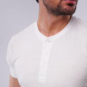 T-shirts Henley pour hommes, coupe slim, manches courtes, col rond, tricot texturé uni, tissu 220 grammes, décontracté, style urbain - Product Image 4