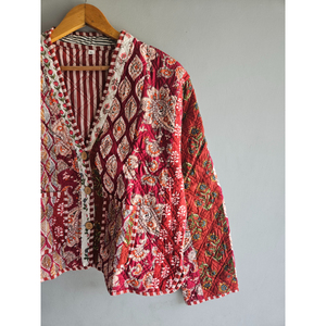 Veste matelassée patchwork style universitaire pour femme, manteau d'hiver court à manches régulières, boutonnée sur le devant, vêtement décontracté, cadeau pour elle - Product Image 3