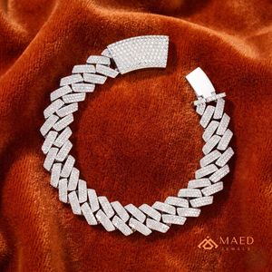 สร้อยข้อมือเงินประดับมอสซาไนต์แบบไมอามีคิวบันลิงค์ สร้อยข้อมือหรูหราแบบ Iced Out  สร้อยข้อมือคิวบันสุดหรู ของขวัญสำหรับทุกเพศ - Product Image 4