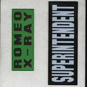 Parches de Goma Personalizados con Logotipo en Relieve 3D, Etiquetas de Resina de Silicona para Coser en Ropa y Gorras 2026 - Product Image 6