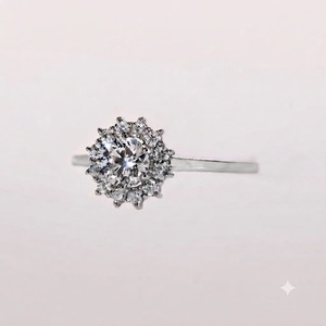 Anillo de Compromiso de Oro Amarillo de 14K con Diamante Redondo de 1.20CT, Color E, Claridad VS1, Estilo Vintage, Anillo de Halo con Diamantes Cultivados en Laboratorio, Anillo de Promesa - Product Image 2