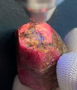 Piedra de Rubí Natural en Bruto de Kenia, Minas Femos John Saul, 464 Quilates - Product Image 3