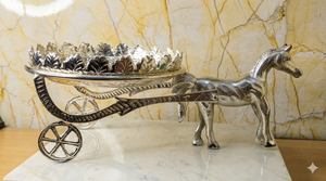 Bol décoratif antique en argent en forme de chariot de chevaux |   Plateau à fruits secs en métal artisanal pour la décoration de la maison de luxe et les cadeaux de mariage - Product Image 3