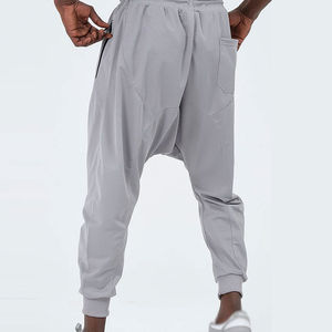 บริการ OEM แบบกำหนดเอง กางเกงวอร์ร่าห์น้ำหนักเบา ระบายอากาศได้ดี เป็นมิตรกับสิ่งแวดล้อม กางเกงผู้ชายพร้อมเชือกผูกเอว - Product Image 3