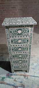 Commode en bois avec incrustations d'os de couleur turquoise, style bohème, meuble artisanal pour chambre à coucher, usage intérieur, tiroir haut avec incrustations d'os - Product Image 2