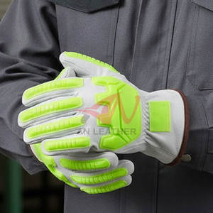 Guantes de Trabajo Resistentes de Cuero con TPR, Diseñados para Protección Contra Impactos y Control del Agarre para Trabajadores Hombres - Product Image 3