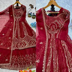 Sari en mousseline de soie Fendy de qualité supérieure avec broderie de paon multi-sequins et bordure ajourée pour les occasions de fête et Diwali - Product Image 2