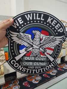 แผ่นปักลายวงกลมผ้าสักหลาดแบบไม่ทอ ลาย We Will Keep Our God Guns Constitution พร้อมแผ่นรองรีดติดเสื้อผ้า สำหรับตกแต่งเสื้อผ้า - Product Image 1