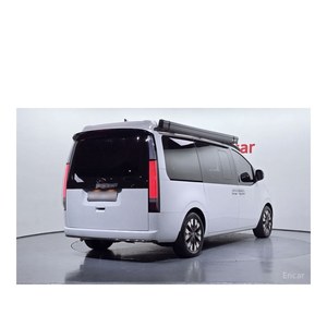 Hyundai Staria 2WD Campervan 2024/3 avec boîte automatique, sièges en cuir, caméra de recul, 37 595 km, diesel, conduite à gauche - Product Image 2