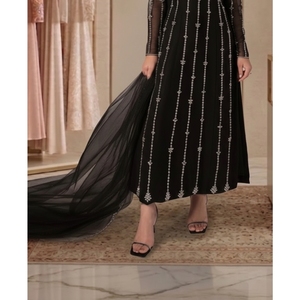 ชุดออกแบบพิเศษระดับพรีเมียมสไตล์ปากีสถาน - ชุดอานาร์กาลีผ้าตาข่ายสีดำปักคริสตัลด้วยมือ พร้อมเสื้อคามีซยาว 3 ชิ้น สำหรับงานปาร์ตี้ - Product Image 6