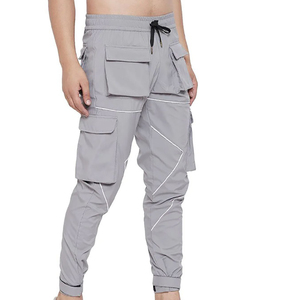 Pantalon cargo vert pour homme, taille élastique, plusieurs poches, léger, respirant, en polyester tissé, disponible à la vente - Product Image 5