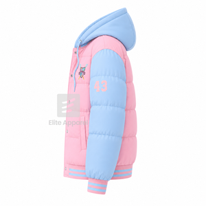 Chaqueta acolchada personalizada de la hermandad Gamma Phi Delta con logo bordado en la parte delantera, color rosa y azul claro, manga larga, para mujer. - Product Image 3
