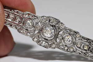 Broche Antiguo Art Deco Chapado en Oro de 14k y Plata 925 con Diamante Cultivado en Laboratorio de 1.40CT Certificado, Regalo para Bodas y Fiestas para Mujeres y Hombres - Product Image 3