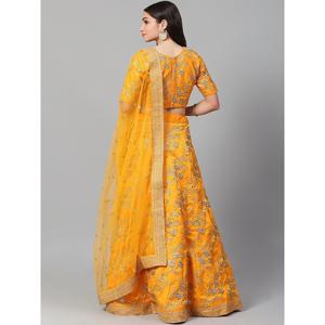 Colección DE ROPA DE BODA bordada Lehenga Choli de satén amarillo hipnótico - Product Image 5