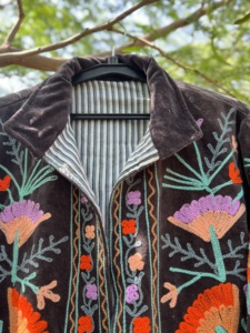 Chaqueta corta de invierno para mujer, de terciopelo, bordada a mano |   Abrigo Informal de Diseñador sin Cierre - Product Image 3