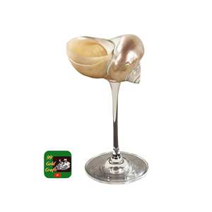 Fabricant vietnamien de verres à cocktail en coquille de conque pour la décoration de mariages, utilisant des matériaux naturels - Product Image 4
