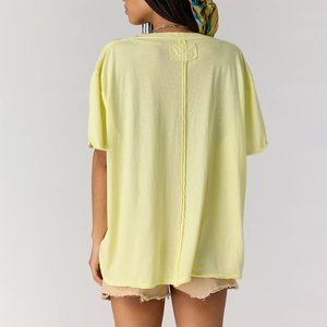 เสื้อยืดโอเวอร์ไซส์คอวีสีเหลืองสำหรับผู้หญิง แขนสั้น สไตล์ลำลอง เหมาะสำหรับฤดูร้อน ผ้าฝ้าย 100% ทรงปกติ สีพื้น ผ้ากลับด้านได้ ไซส์พลัส - Product Image 3