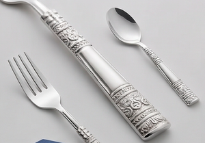 Elegante Juego de Cubiertos de Metal con Diseño de Mango Ornamentado, Acabado de Alto Brillo, Resistente al Óxido, Vajilla para Bodas - Product Image 2