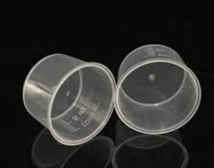 Gobelet doseur transparent en plastique PP écologique de 100 ml avec échelle graduée et ouverture plate, idéal pour les médicaments et comme outil de laboratoire - Product Image 6