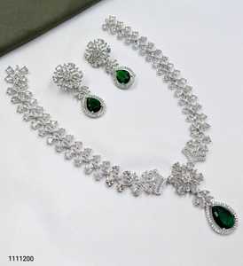 Colección Elegante, Juego de Collar, Pendientes y Anillo de Plata Plateada Certificada con Perlas y Circonitas, Joyería de Boda para Mujer, Estilo Étnico - Product Image 1