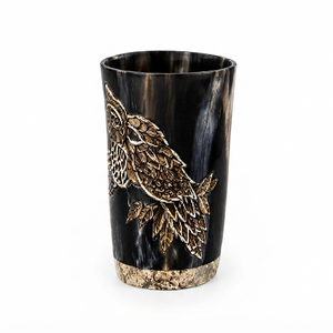 Sculpture d'oiseau hibou artisanale en corne de buffle écologique avec détails en verre et motif d'oiseau hibou gravé sur branche - Artisanat rustique de la faune sauvage - Product Image 6