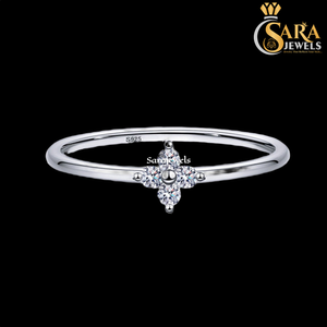 Anillo de compromiso de plata 925 con circonita cúbica en forma de flor, de alta demanda, para mujer, estilo clásico con engaste de puntas, en venta. - Product Image 1