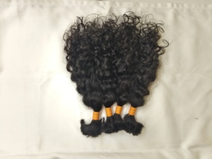 Lots de Cheveux Humains Indiens Remy – Ondulations Souples, Boucles Jerry, Lisses Crépus, Ondulations Corporelles, Ondulations Profondes, Ondulations Naturelles – Cheveux Indiens en Vente - Product Image 1