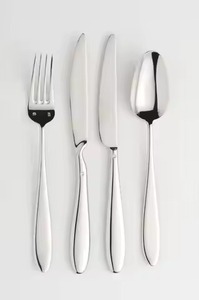 Collection de couverts élégants en métal, ensemble durable de cuillères, fourchettes et couteaux pour banquets et restaurants de luxe - Product Image 6