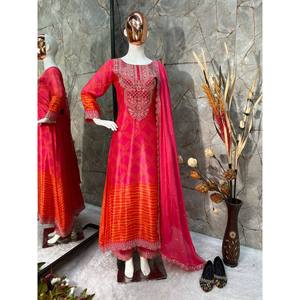 Conjunto de ropa de fiesta y Dupatta para mujer de diseñador - Product Image 2