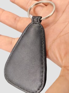High Quality Custom Wedding Gift Keychains Genuine Leather <b>Bag</b> <b>Charm</b> Pendant Keyring Fashion Car Keyring Blank Keychains For Men - Product Image 6