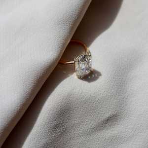 แหวนมอสซาไนต์ทรงคุชชั่นทอง 14K: แหวนแต่งงานแบบฝังเพชรสำหรับวันครบรอบ - Product Image 4