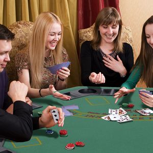 Mesa de Póker Octogonal Plegable de Fieltro Verde para 8 Personas con Portavasos para Juegos de Blackjack - Product Image 2
