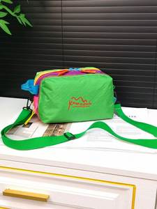 Bolsa de Aseo Multicolor Impermeable para Exteriores, Bolsa de Cosméticos de Viaje Ligera de Nailon, Bolsa de Aseo Portátil - Product Image 3