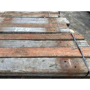 Entretoises de voie ferrée en bois scié et structurel, conçues avec précision, pour le soutien et la stabilité des voies. - Product Image 1