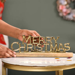 Soldes de Noël : Sculpture décorative dorée Joyeux Noël, statue artistique festive en forme de lettre pour la décoration de table et de la maison, idéale comme cadeau. - Product Image 2