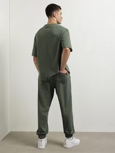Conjunto Deportivo Casual Verde Oliva para Hombre, Camiseta de Manga Corta con Bolsillo y Pantalones Jogger con Cintura Elástica, Transpirable, de Algodón - Product Image 5